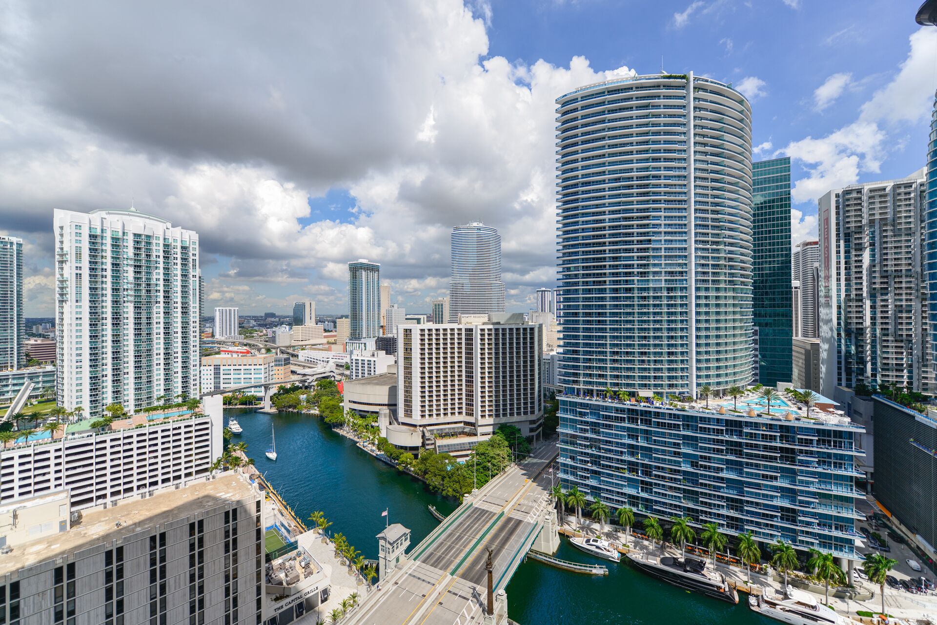 Foto - Luxury 2BR Condo at Icon Brickell W