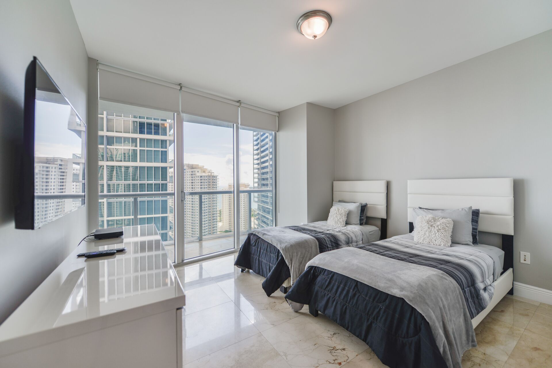 Foto - Luxury 2BR Condo at Icon Brickell W