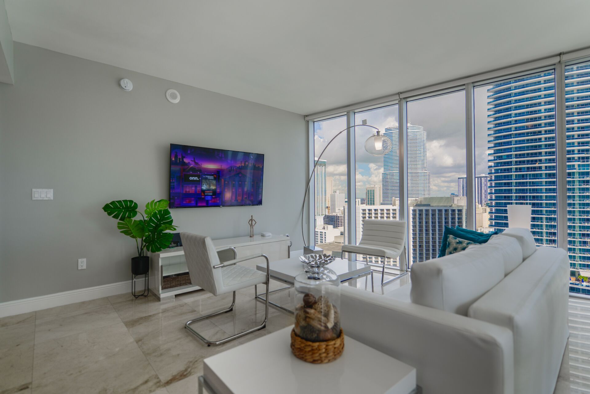 Foto - Luxury 2BR Condo at Icon Brickell W