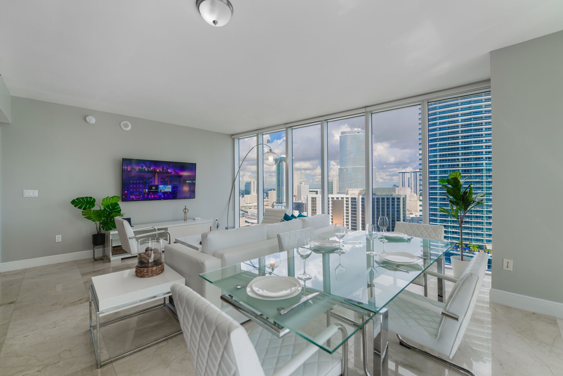 Foto - Luxury 2BR Condo at Icon Brickell W