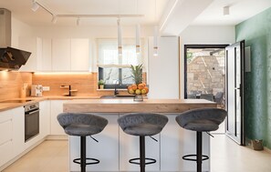 Kühlschrank, Ofen, Herdplatte, Geschirrspüler