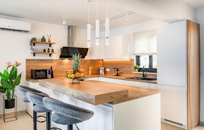 Kühlschrank, Ofen, Herdplatte, Geschirrspüler