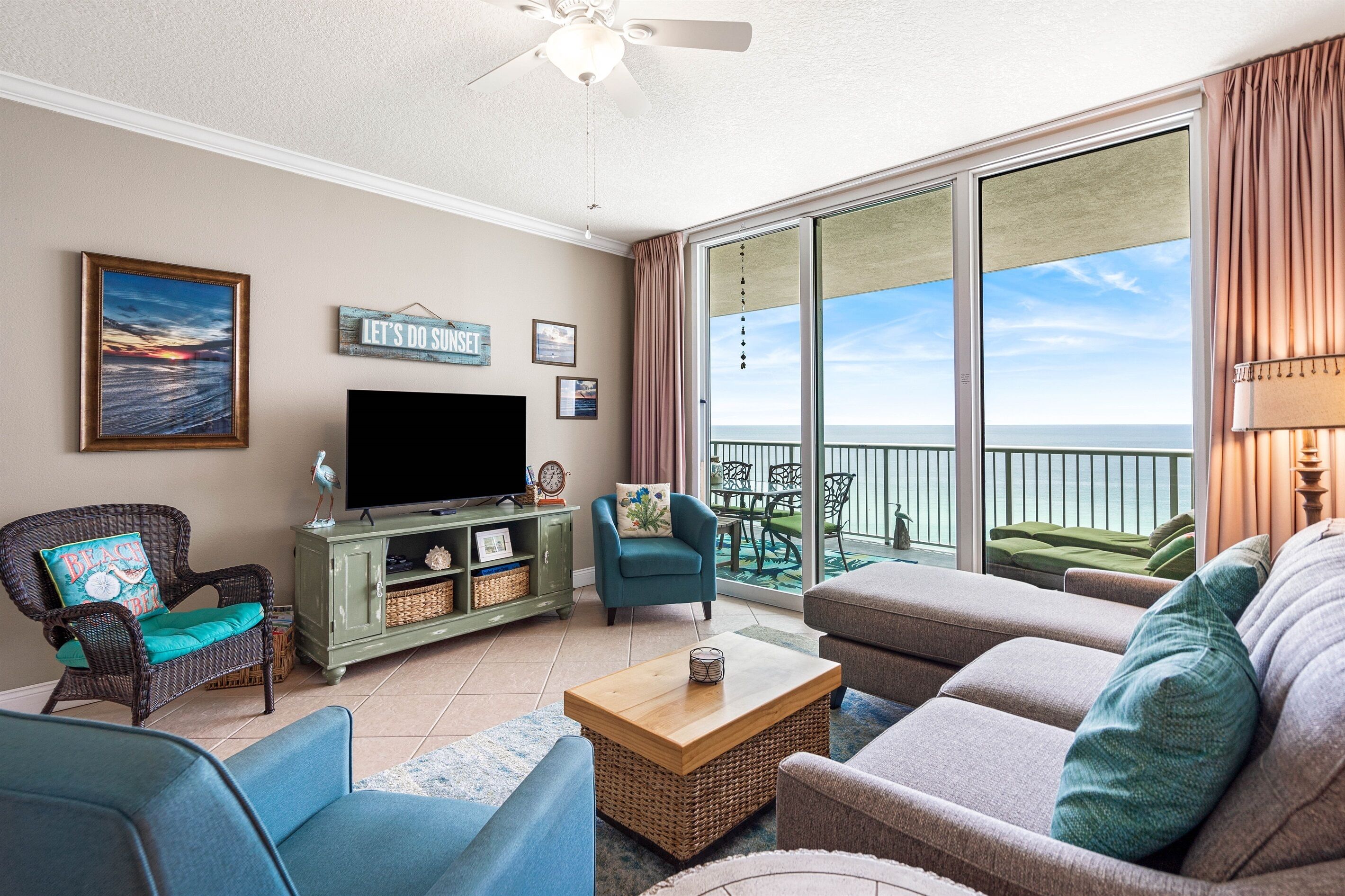 Sept 2 - 9th open!  Cute, Beachy Condo! Gulf Front!