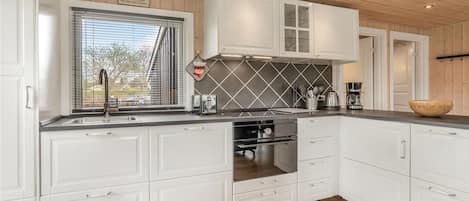 Fridge, dishwasher, coffee/tea maker