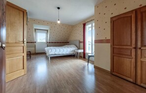 5 bedrooms, free WiFi