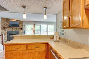Fridge, microwave, stovetop, dishwasher - Lakefront Retreat in the Heart of Osage Beach! (Osage Beach)