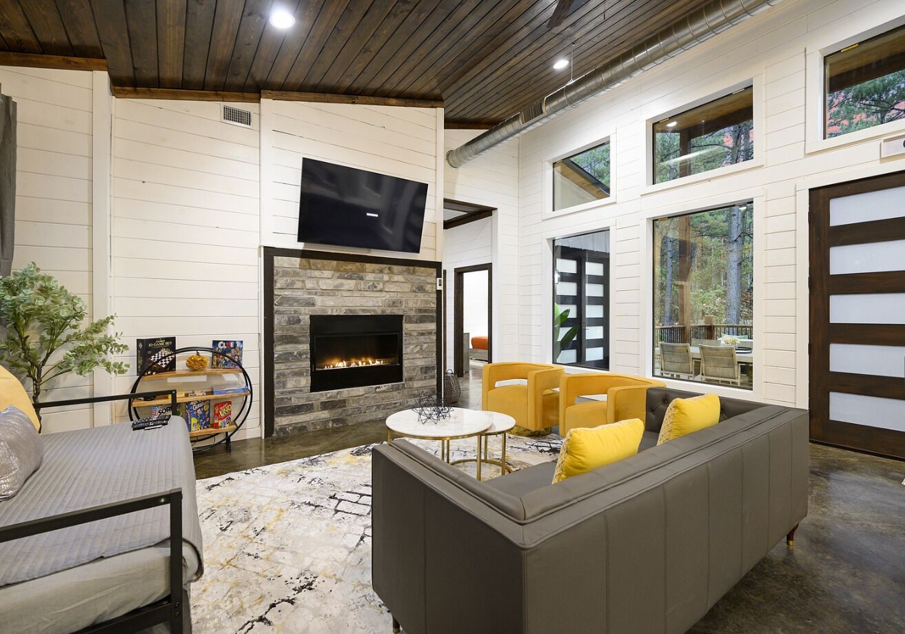 Dream Patio/ Hot Tub/ Modern - Moonlight Sonata