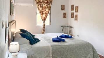5 bedrooms, iron/ironing board, travel crib, WiFi