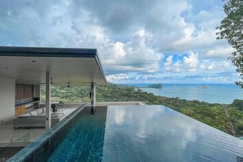 Rooftop infinity saltwater pool with Top Ocean Views of Manuel Antonio.