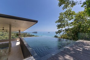Outdoor pool, an infinity pool