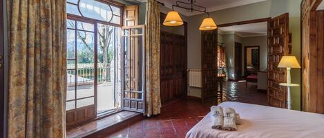 7 quartos, ferros/tábuas de passar roupa, Wi-Fi