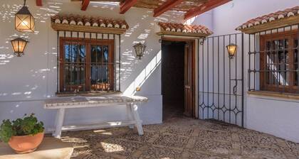 Cortijo del Río Antequera by Ruralidays