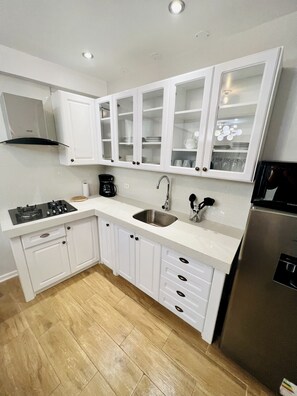 Wasserkocher mit Kaffee-/Teezubehör, Wasserkocher