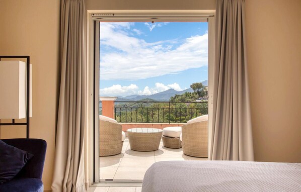 5 Schlafzimmer, Reisekinderbett, kostenloses WLAN, Bettwäsche