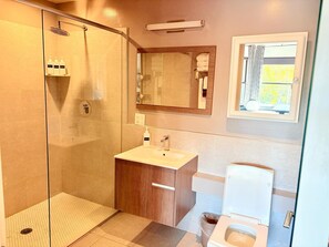 Double Room, Ensuite | Bathroom