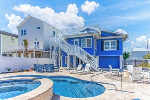 Pool - Sweet Home Carolina 4bed/2bath with a Pool, Hot Tub and Fire Pit (Murrells Inlet)