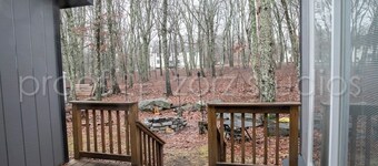 Stylish Chalet with Private Sauna, Lake in Saw Creek. Bushkill. Pocono.