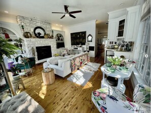 Smart TV, fireplace, books, printers - Restore your mind, body and soul. (Rehoboth Beach)