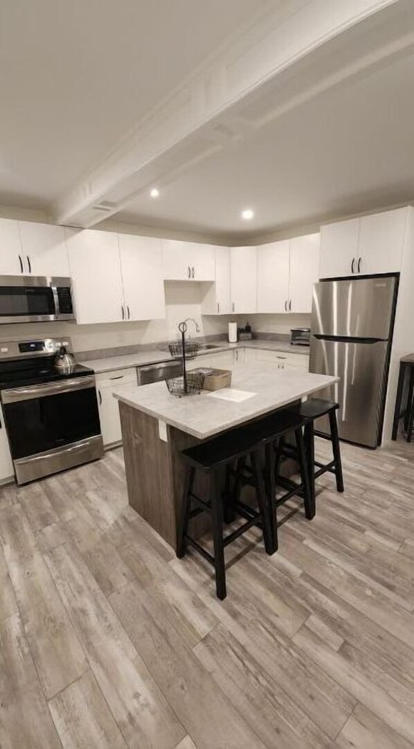 Fridge, stovetop, toaster