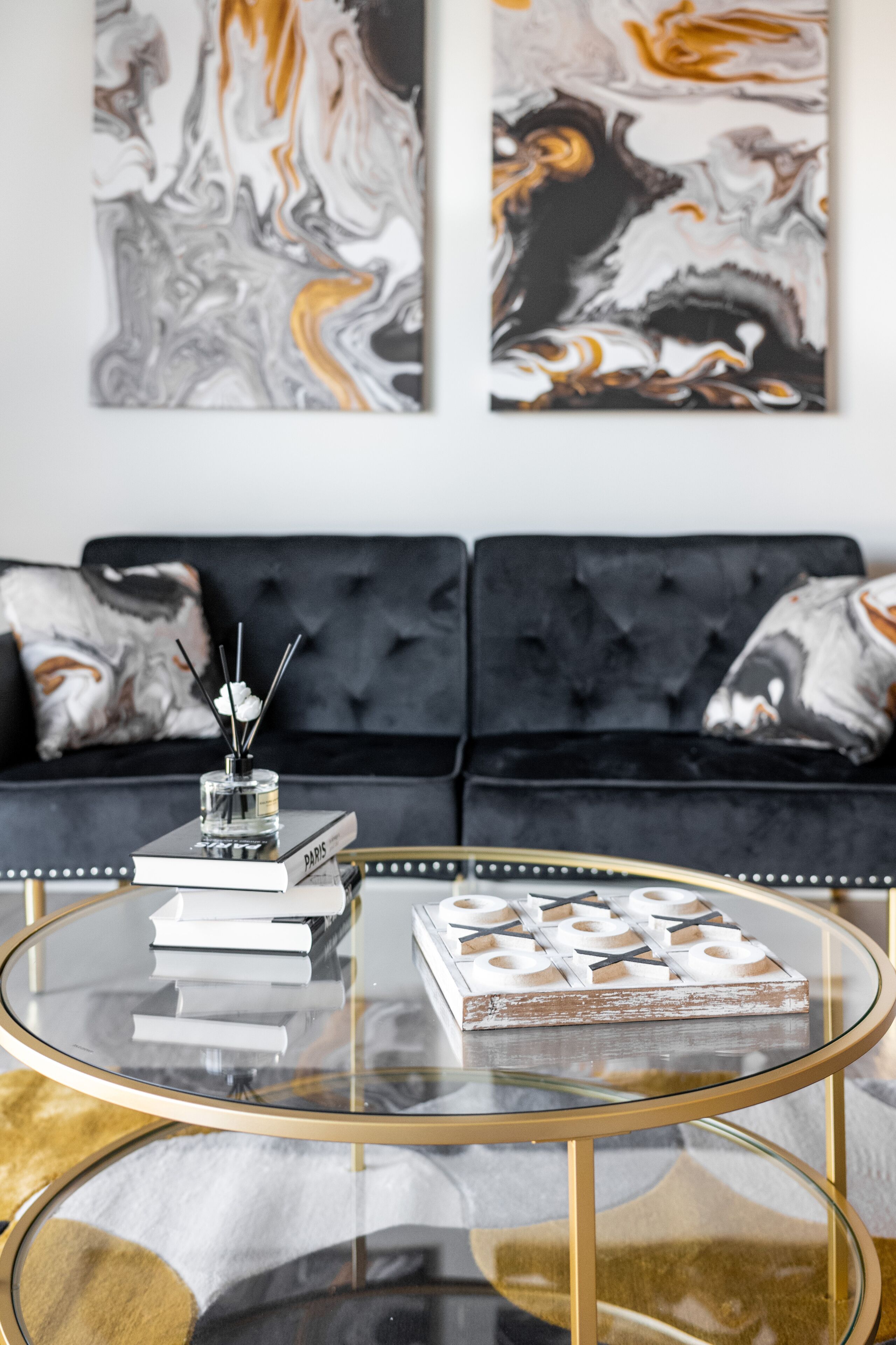 Luxurious & Comfy Downtown Oasis ~ Views ~ Parking