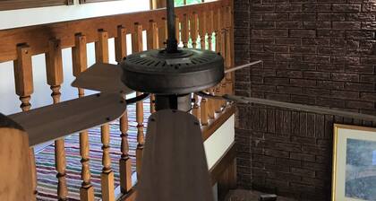 Lovely cozy cottage on north end of Lake Joseph Muskoka