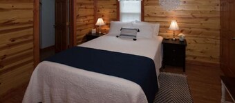 Cozy Bedford Park Retreat