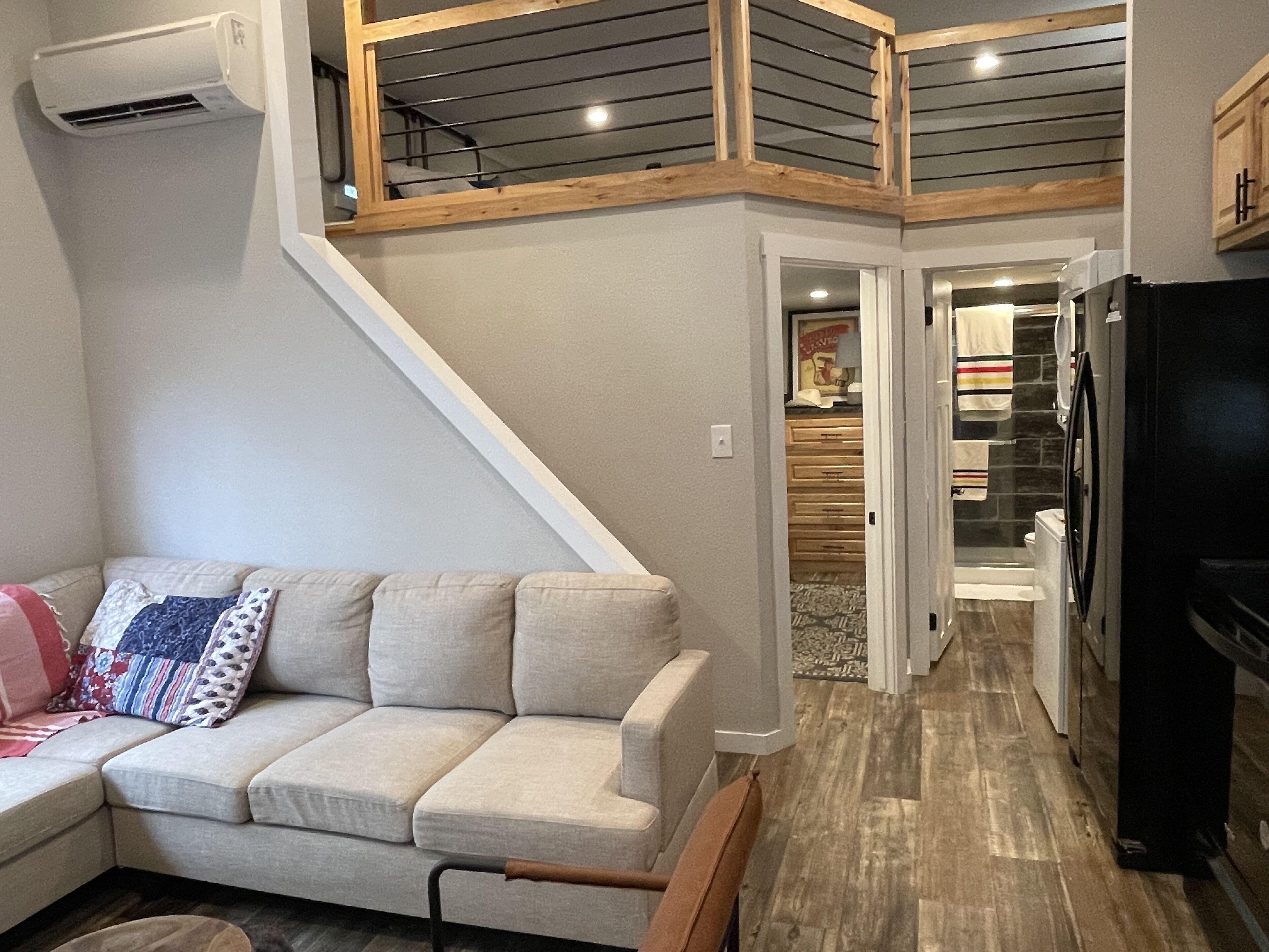 New Tiny home with 2 Queen Beds in Gated Community with Dog Park