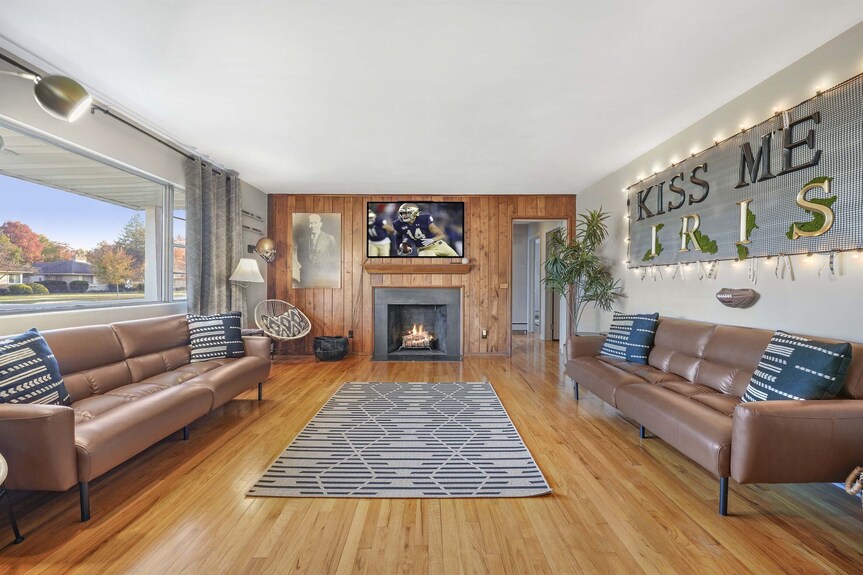 ~Cbs Featured~ Huge Hot Tub|cinema|firepit - South Bend, IN