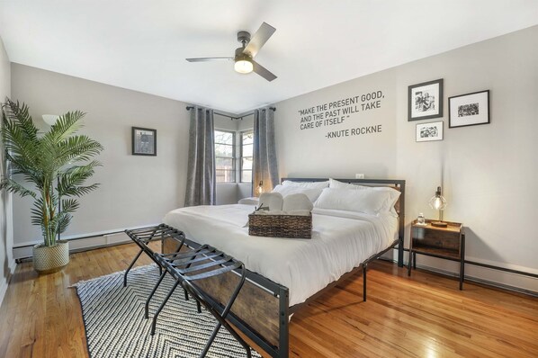 5 Schlafzimmer, Betten mit Memory-Foam-Matratzen, kostenloses WLAN