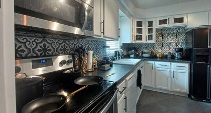 ~CBS Featured~ HUGE HOT TUB|CINEMA|Firepit