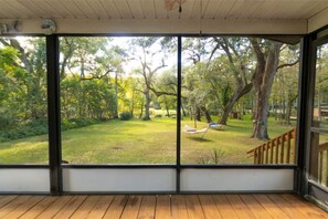 Interior - Withlacoochee River House on the main channel w/ kayaks, bikes, canoes (Bushnell)