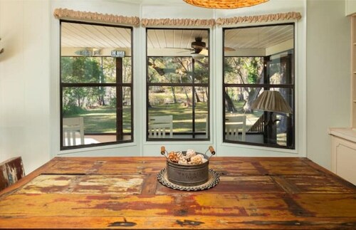 Withlacoochee River House on the main channel w/ kayaks, bikes, canoes