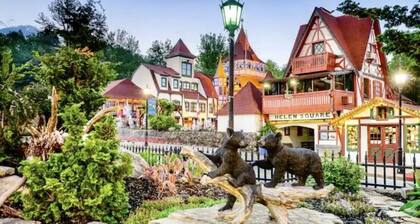 Hot Specials, Close to everything! Guests love it!