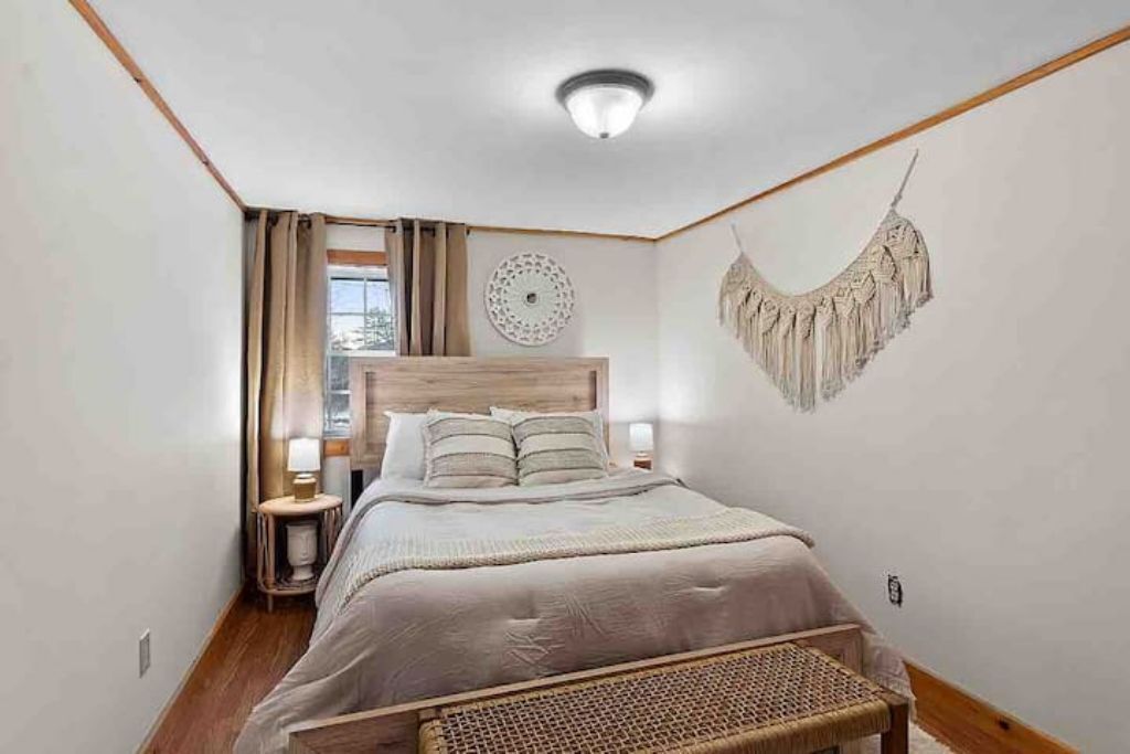 Ski,Hike,Relax Retreat W/private hot tub.