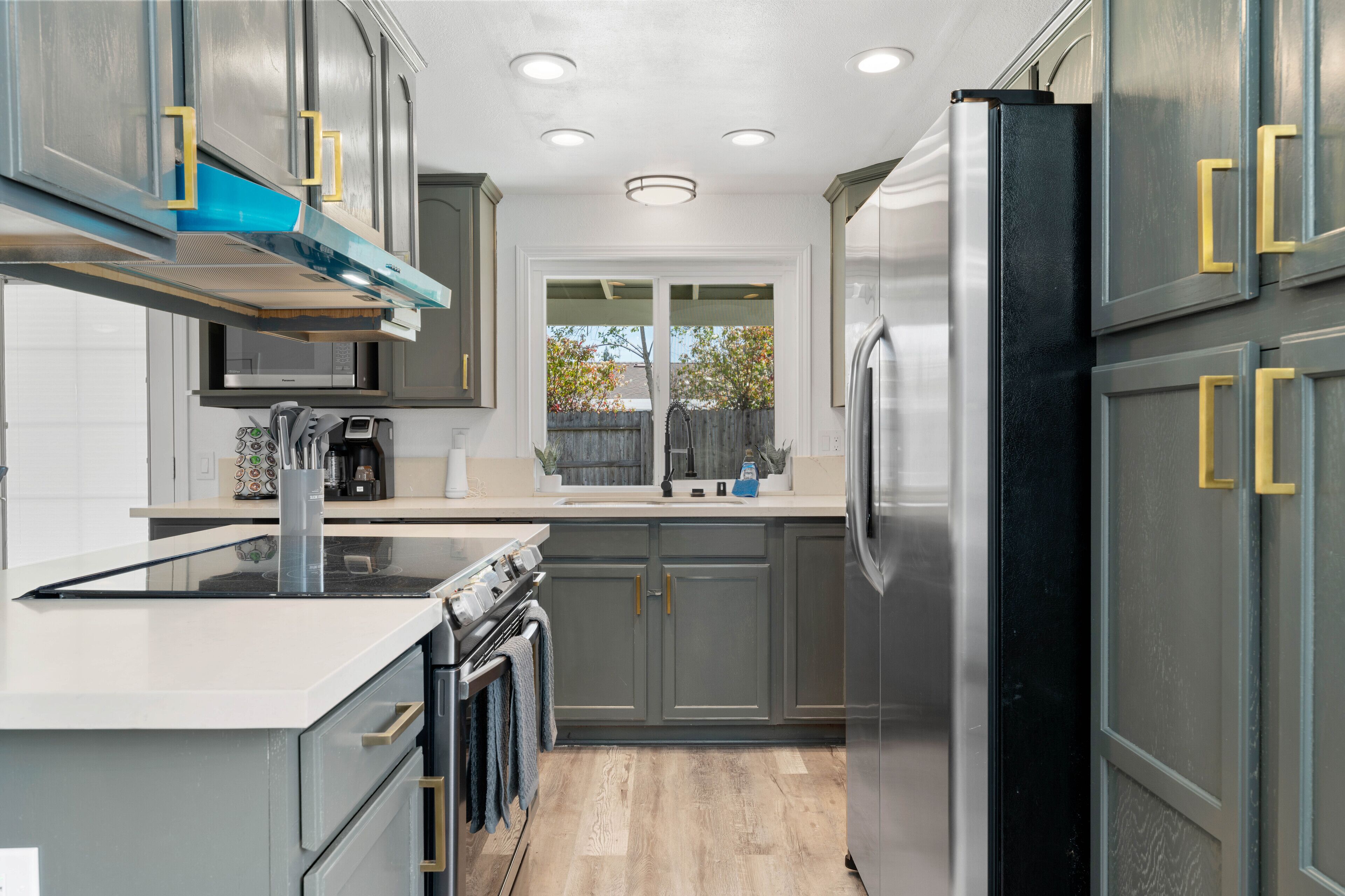 Brand New 3BD/2BA Near the River Perfect Getaway!