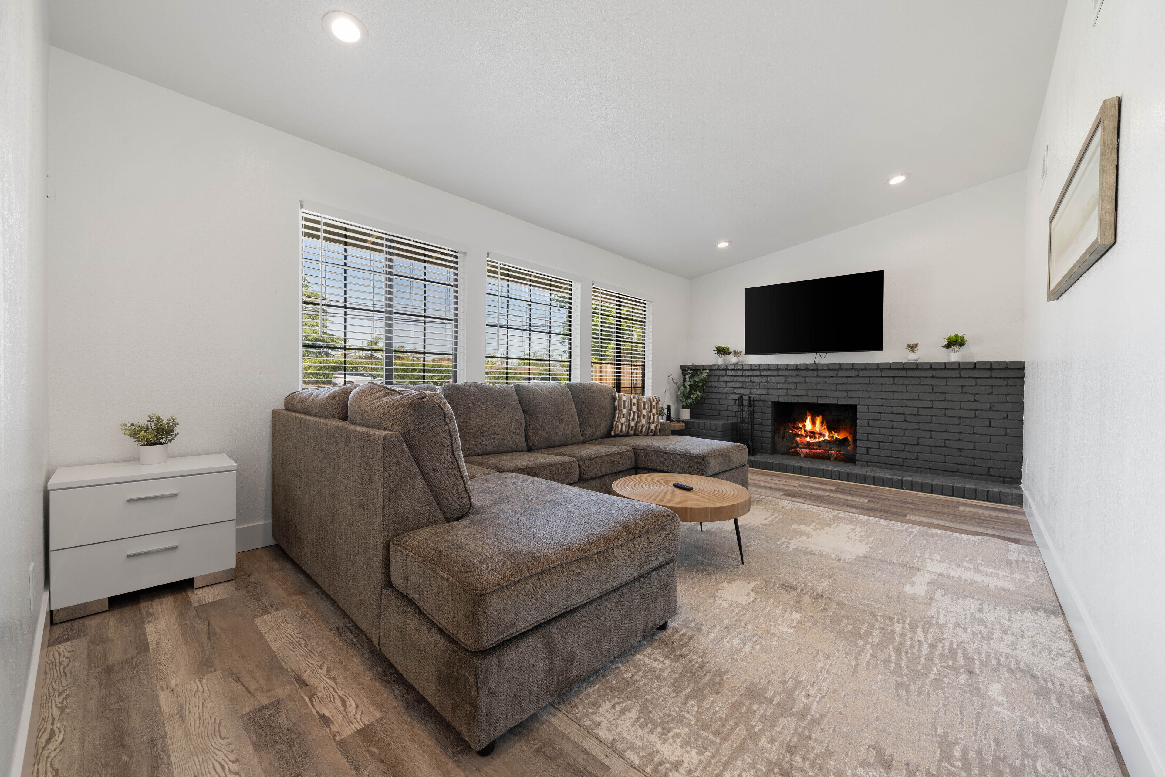 Brand New 3BD/2BA Near the River Perfect Getaway!