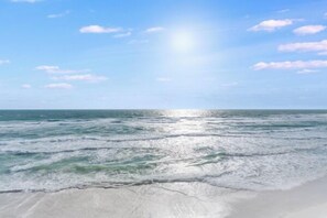On the beach - Wake Up to the Waves | Pet-Friendly Beachfront Condo 3 Bedroom (Panama City Beach)