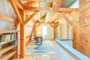 Interior - Cozy Pet-Friendly Cottage Near Fort Knox & Acadia (Penobscot)
