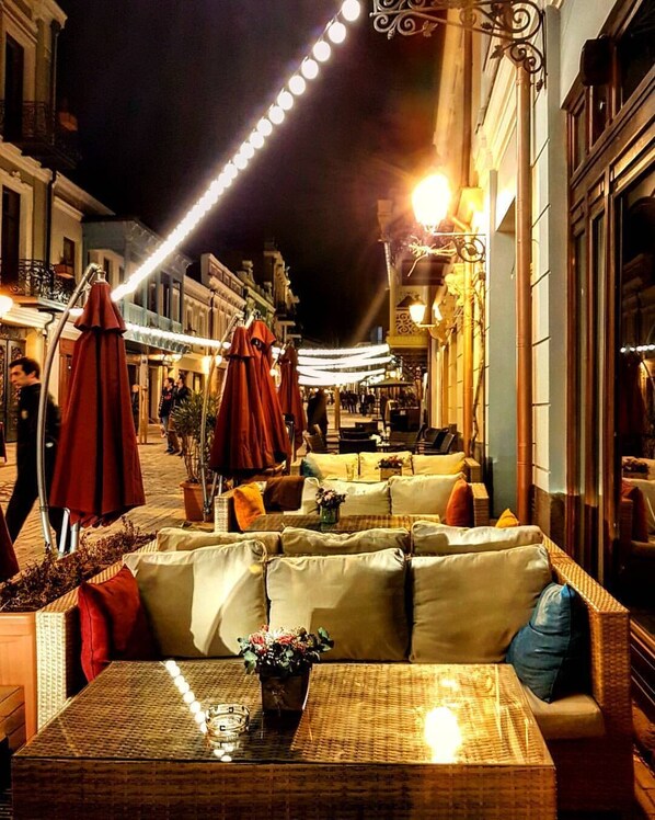 المنطقة المحيطة بالمنشأة