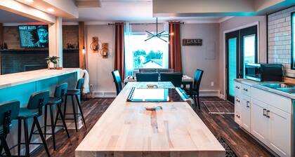 Charming & Modern Lakefront Home - Hiking, Biking & Kayaking.