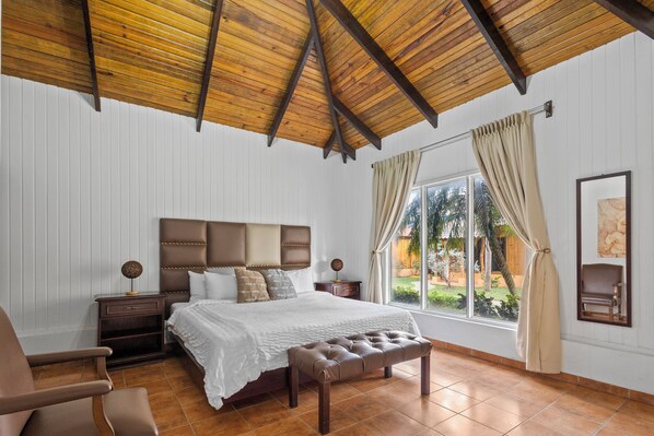 Presidential Room | Egyptian cotton sheets, premium bedding, down comforters