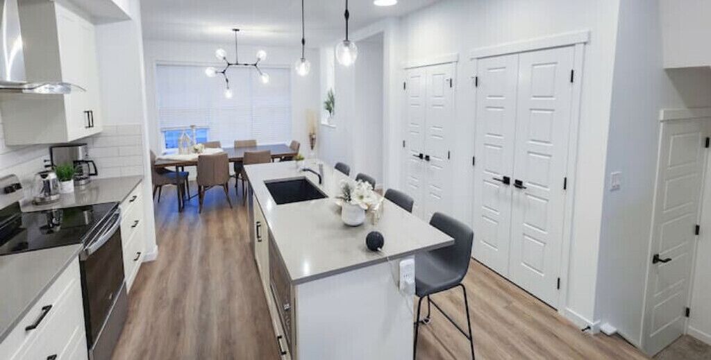 Luxury 3-Bedroom in an upscale neighborhood