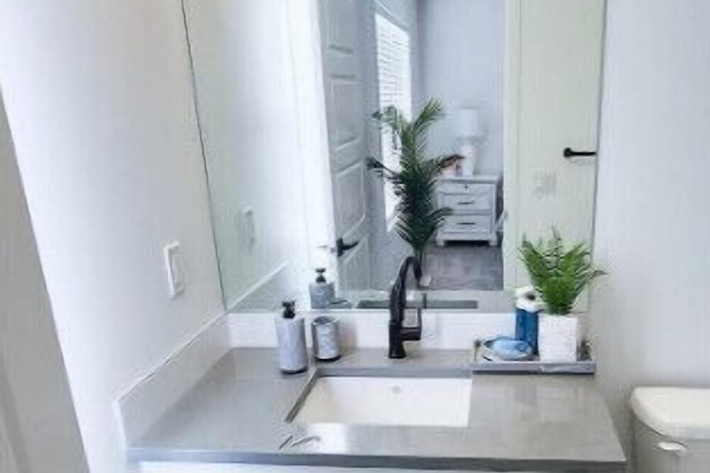 Luxury 3-Bedroom in an upscale neighborhood