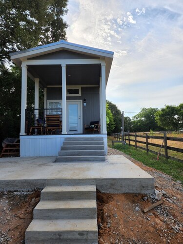 Ranch Cabin
Modern Tiny home on beautiful Ranch!