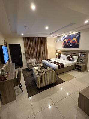 Grand Room - Moz One Executive Guest Rooms-Tourggourt (Abuja)