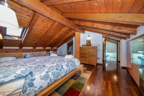 2 bedrooms, iron/ironing board, Internet, bed sheets