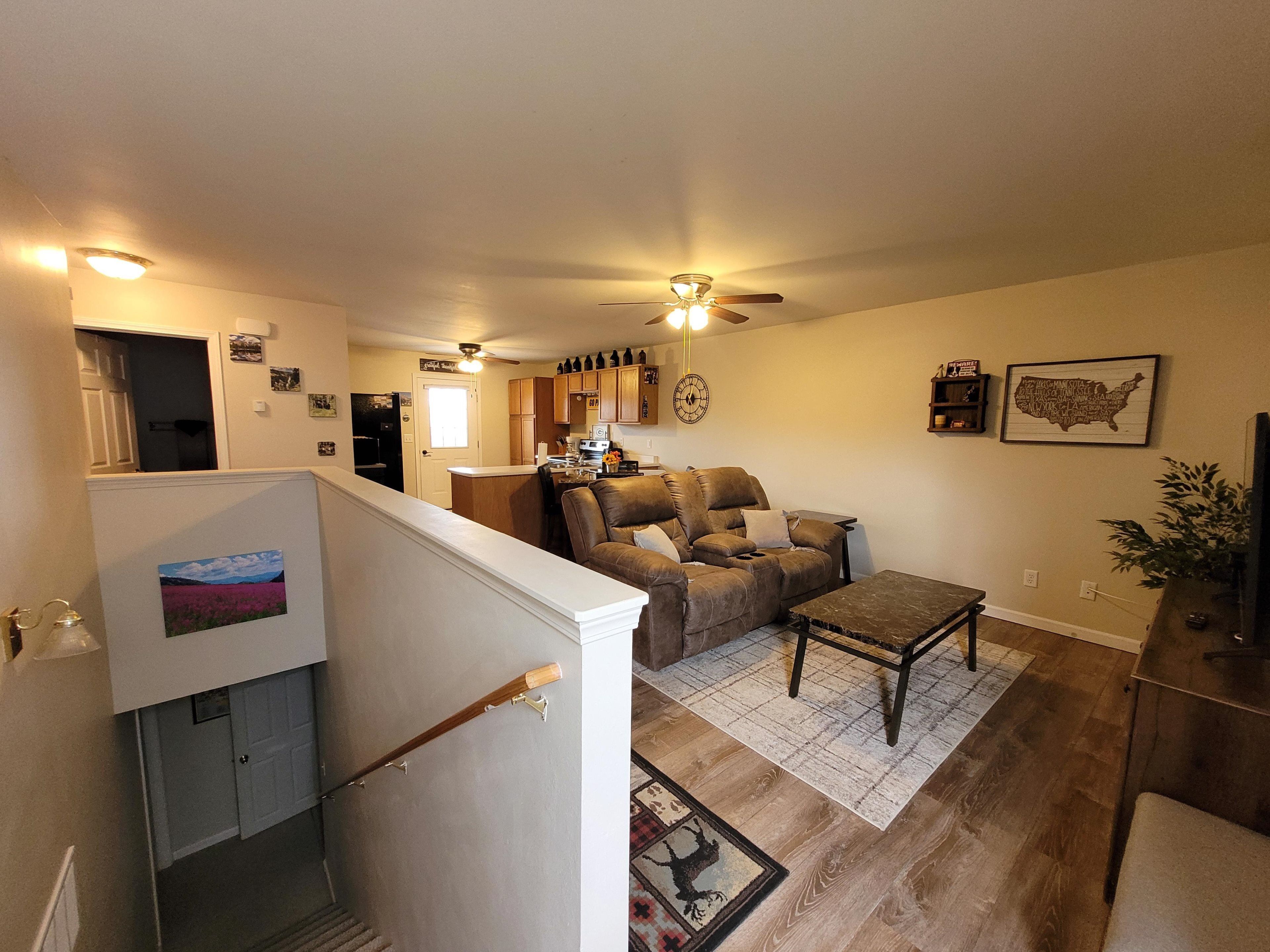 2 bed 2 bath townhome family/pet friendly