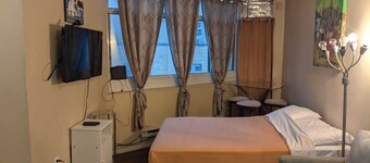 Furnished Studio Apartment in Downtown Toronto