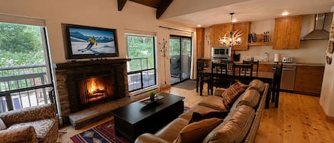 TV, fireplace