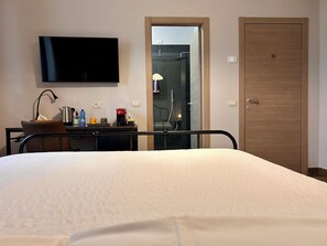 Deluxe Room, Non Smoking, Ensuite | Minibar, desk, laptop workspace, free WiFi